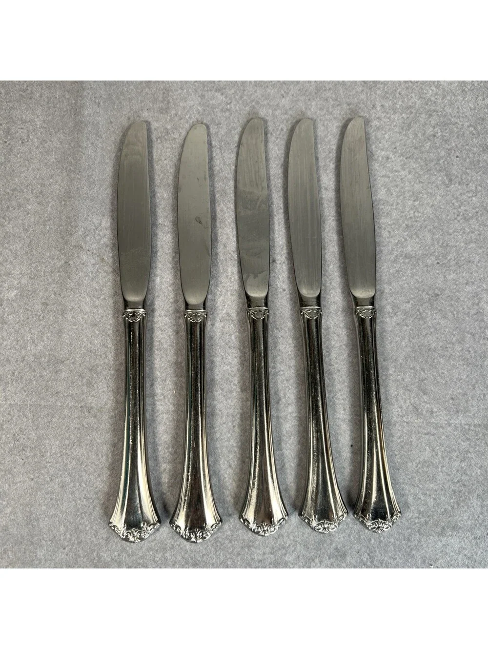 Reed & Barton  FRENCH CHIPPENDALE  Silverplate Dinner Knifes Set of 5